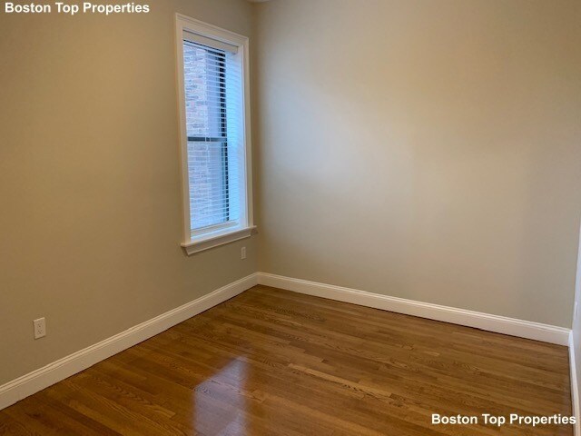 Building Photo - 537 Columbus Ave