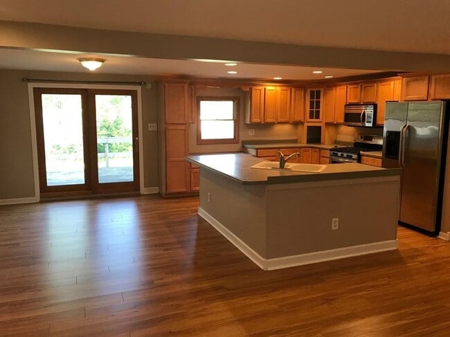 Building Photo - 6735 Van Buren Pl