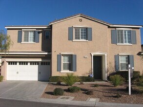 Building Photo - Beautiful, Spacious Four Bedroom + Loft Home in Gated Community!