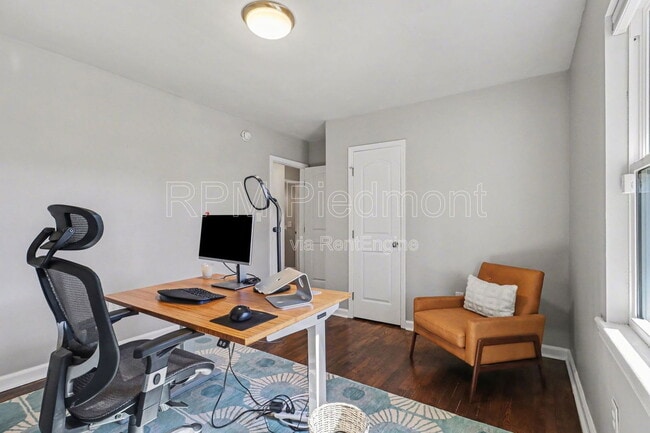 Building Photo - 1360 Smith St SE