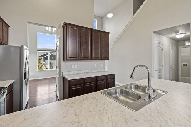 Building Photo - Newer home located in Larson Ranch Communi...