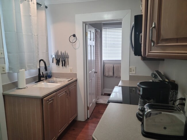 Building Photo - 524 E Gwinnett Ln