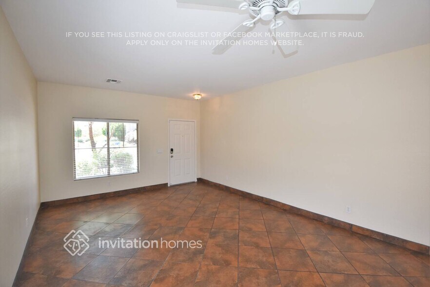 Building Photo - 11714 W Flanagan St