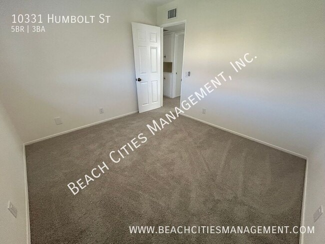Building Photo - 10331 Humbolt St