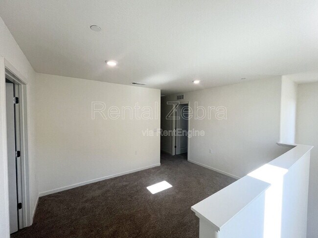 Building Photo - 333 Halisan Ct