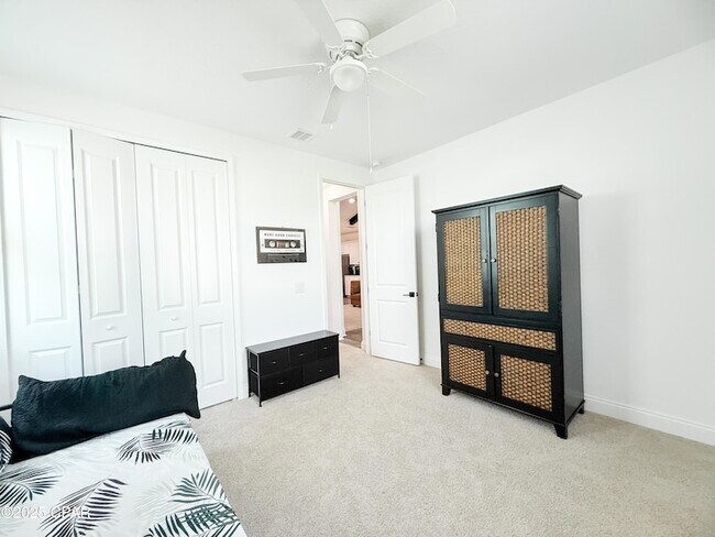 Building Photo - 8994 Parrot Pl