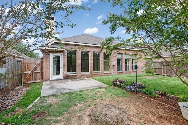 Building Photo - 26886 Treasures Ridge Dr