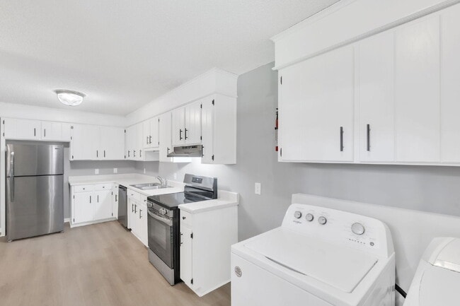 Building Photo - Two amazing lease offers to choose from on...