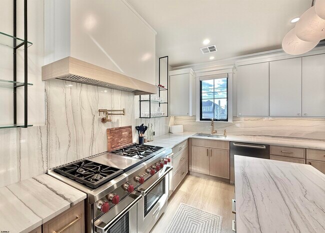 Building Photo - 100 S Frontenac Ave