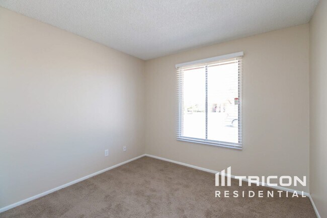 Building Photo - 18040 N 20th Ave