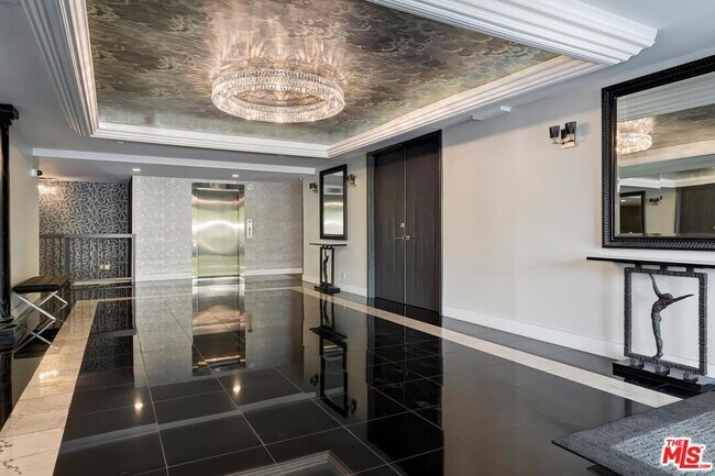 Building Photo - 1351 N Crescent Heights Blvd