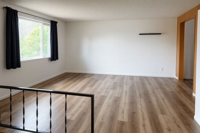 Building Photo - House located in West Valley