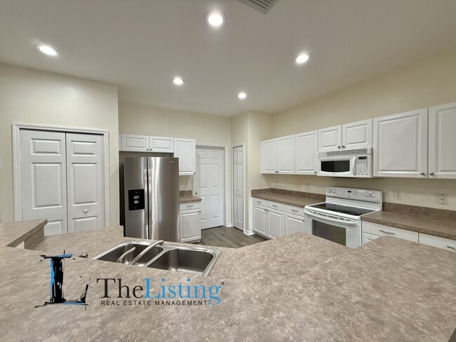 Building Photo - 4052 Alan Dr