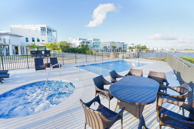 Building Photo - 99 Seaside Ave