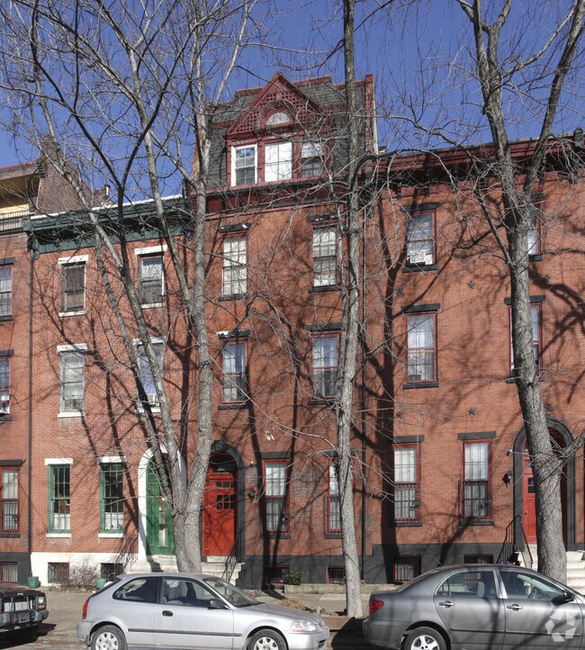 Building Photo - 2013 Green St