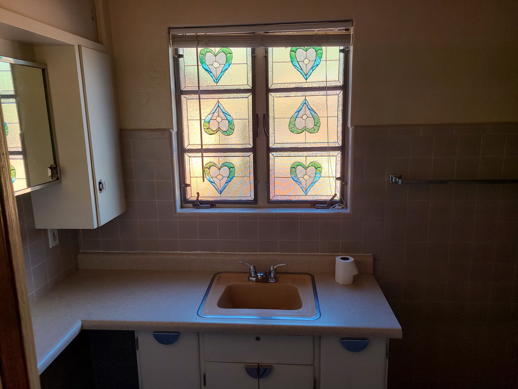 Bath vanity - 922 E Coronado Rd