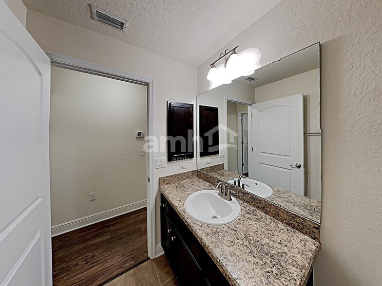 Building Photo - 10710 Standing Stone Dr