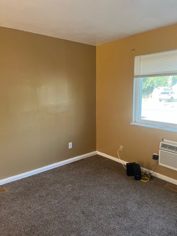 Building Photo - 2018 Hickorydale Dr