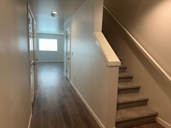 Building Photo - 5301 Smitten St