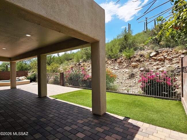 Building Photo - 4389 N Sunset Cliff Dr