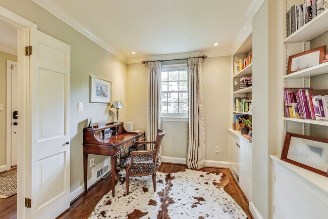 Building Photo - COMING SOON - Stunning 4 bed + 2 full & 2 1/2 bath Classic in NW DC