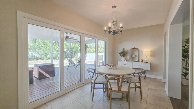 Building Photo - 515 34th Ave NE