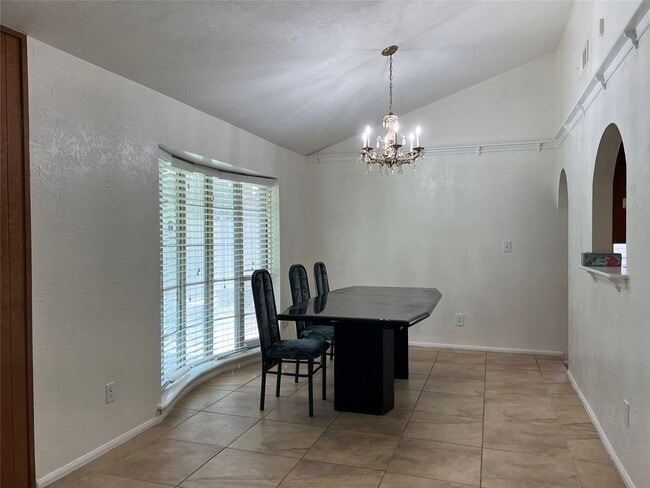 Building Photo - 8831 Hendon Ln