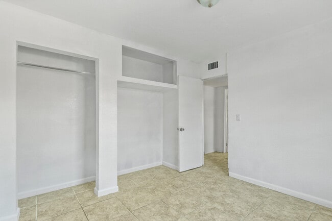 Building Photo - 3122 Duban Terrace