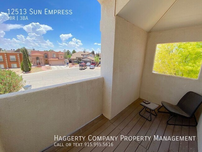 Building Photo - East El Paso 3 bed Refrig A/C with Loft an...