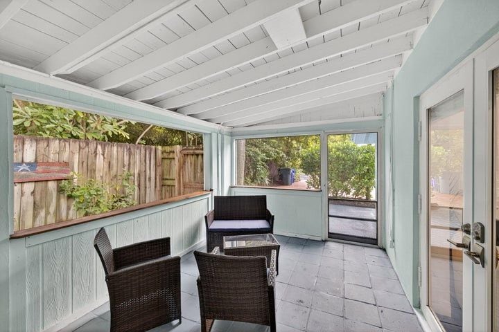 Building Photo - 1317 NE 1st Ave.