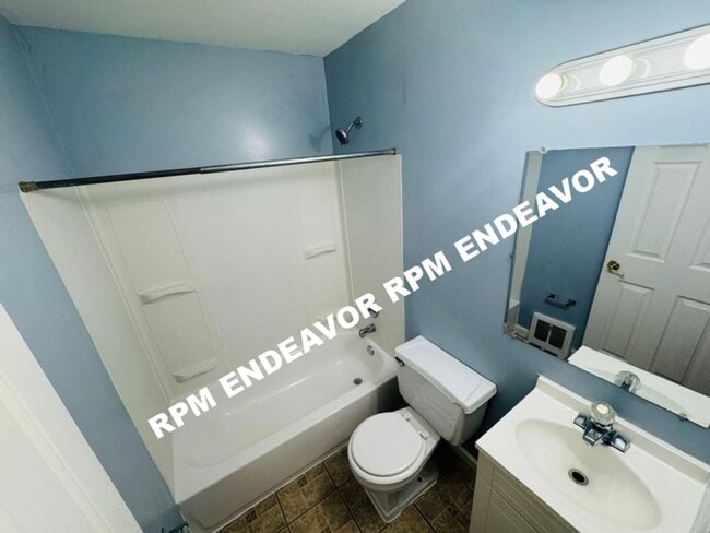 Building Photo - 3Bed/1Bath Available Now!