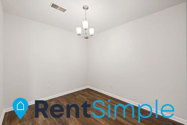 Building Photo - 8075 Lacy Dr