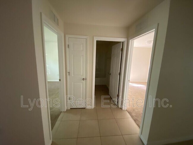Building Photo - 5521 Gillot Blvd