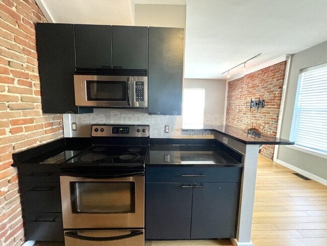Building Photo - 2306 Glenarm Pl