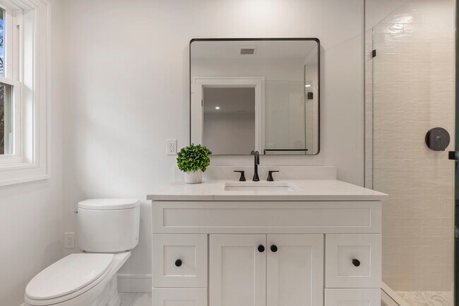 Building Photo - 52 Curtis Rd