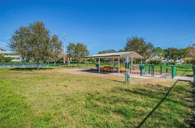 Building Photo - 2404 Florentine Way