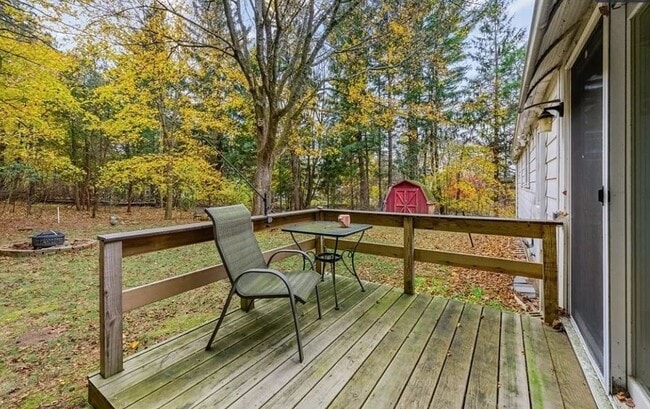 Building Photo - 264 Centre St