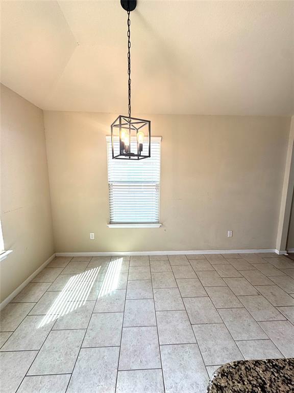 Building Photo - 1610 Windridge Dr