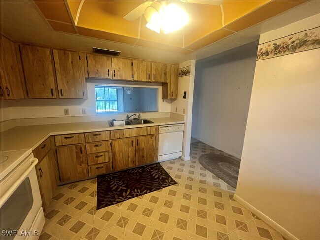 Building Photo - 6150 Whiskey Creek Dr