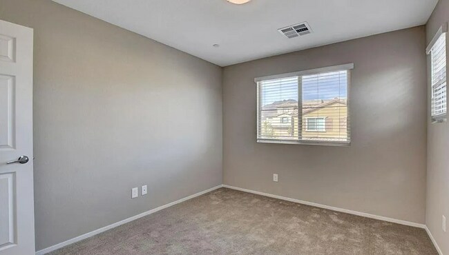 Building Photo - 37 Alamere Falls Dr