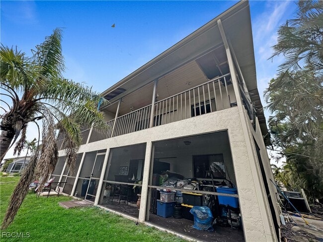 Building Photo - 4530 SW 10th Ave