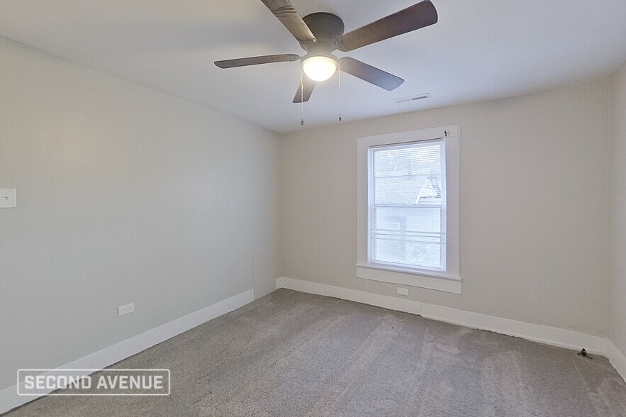 Building Photo - 1709 1st St S