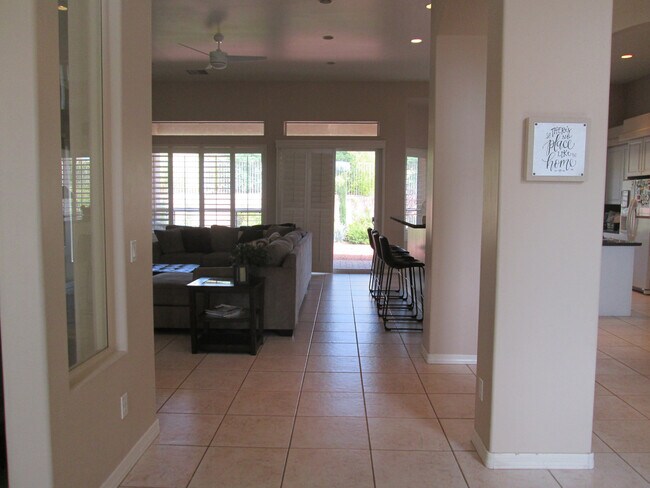 Building Photo - 5745 E Sunset Point Dr