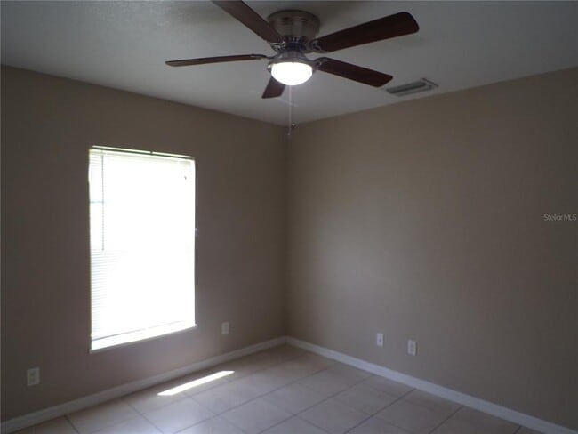 Building Photo - 385 Sunflower St