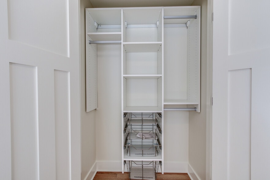 w/custom closet - 512 Whittier St NW