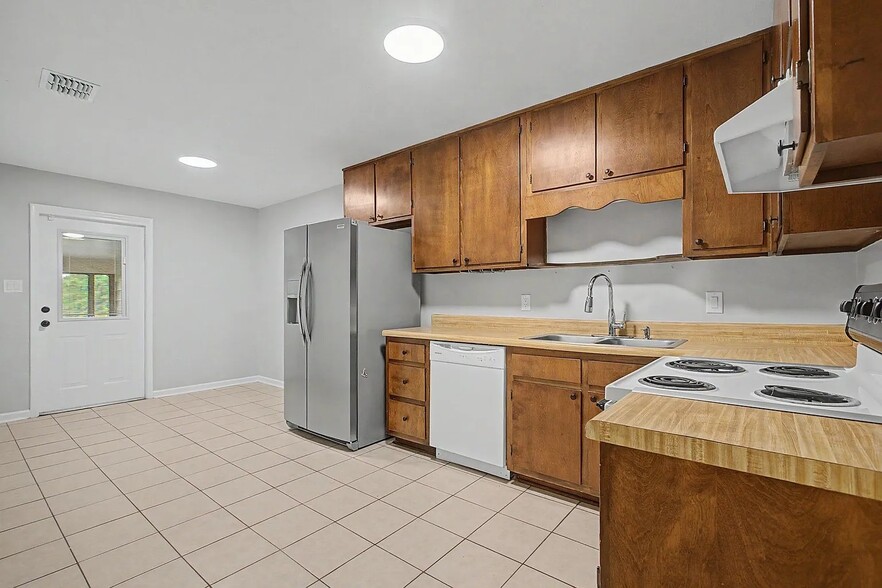 Building Photo - 2607 Hartsfield Rd