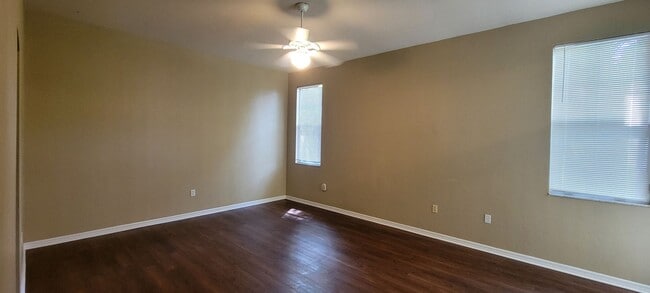 Building Photo - 3/2 (Hickory Walk in Haile Plantation) Beautiful home off the 15th Green of Haile Golf Course.