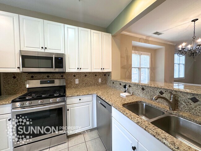 Building Photo - End-unit Townhome in Heart of South Park