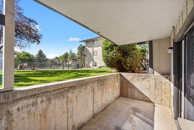 Building Photo - South Boulder 2-bedroom, 2-bath condo with...