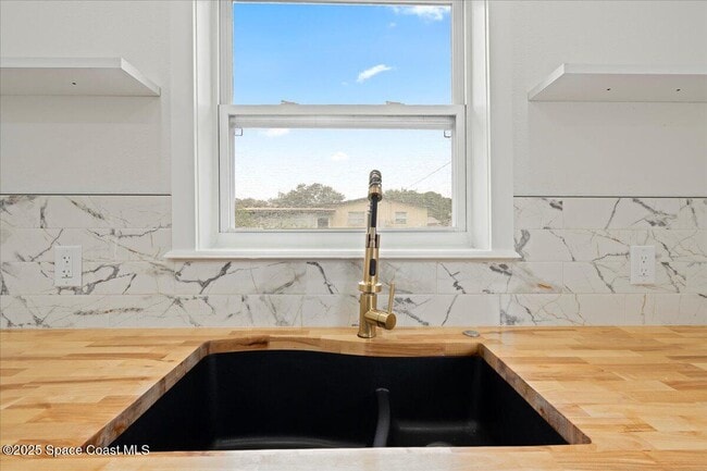 Building Photo - 301 W Rutgers St